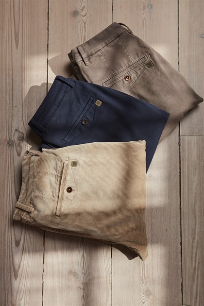 Chinos
